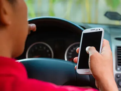 driver using cell phone while driving