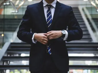 trial attorney dressed in a suit